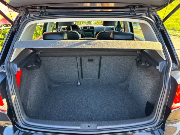 Volkswagen Golf 1.6 TDi Confortline 11