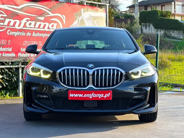 BMW 118 i Pack Desportivo M Auto 4
