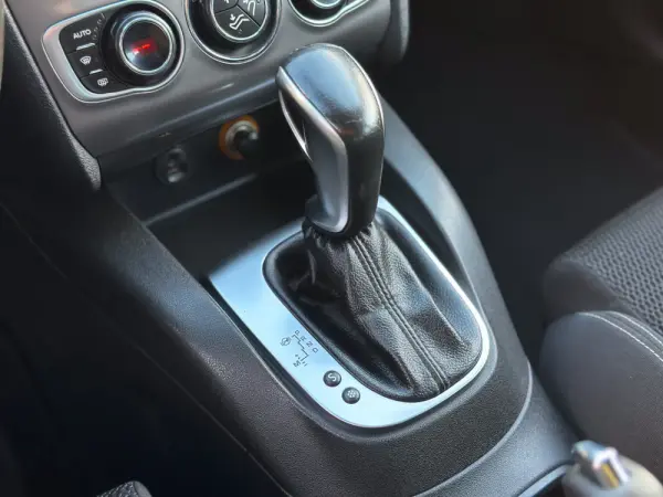 Citroën C4 1.6 BlueHDi Feel EAT6 3