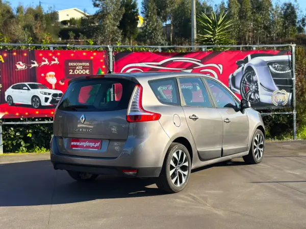 Renault Scénic dCi 110 Expression 8