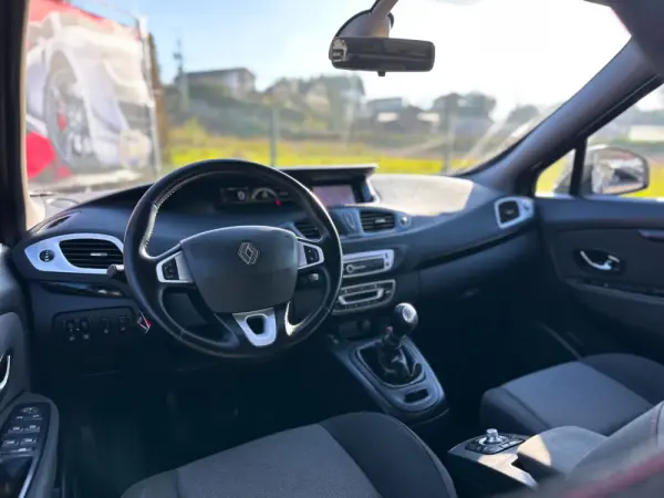 Renault Scénic dCi 110 Expression 12