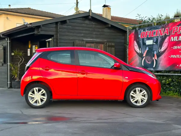 Toyota Aygo 1.0 X-Cite 11