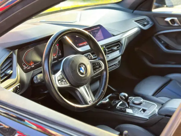 BMW 116 d Pack Desportivo M Auto 2