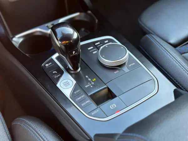 BMW 116 d Pack Desportivo M Auto 3