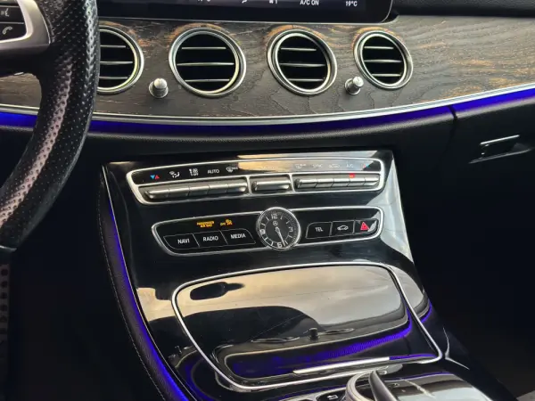 Mercedes-Benz E 220 d AMG Line 23