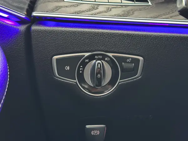 Mercedes-Benz E 220 d AMG Line 26