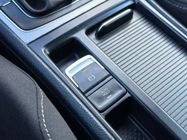 Volkswagen Golf Variant 1.6 TDi BlueMotion Confortline 13