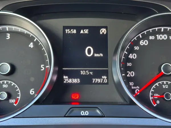 Volkswagen Golf Variant 1.6 TDi BlueMotion Confortline 19