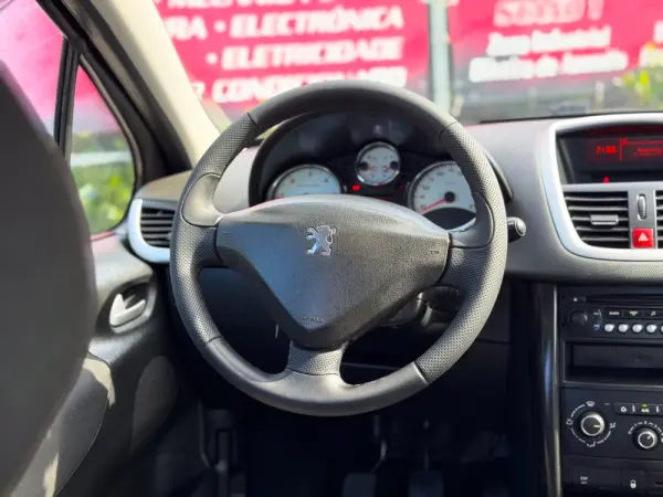 Peugeot 207 1.4 HDi Urban 15