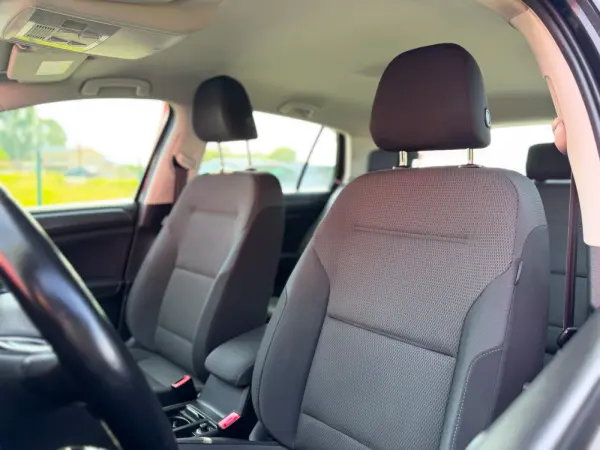 Volkswagen Golf 1.6 TDI Confortline 15