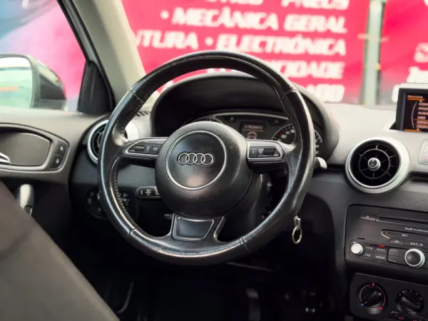 Audi A1 Sportback 1.6 TDI S-line 13