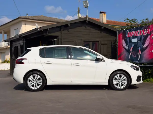 Peugeot 308 1.5 BlueHDi 10