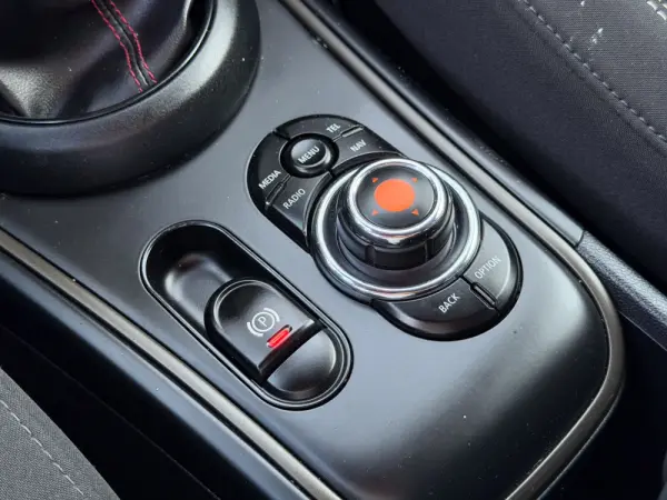 MINI Countryman One D Sport Edition 23