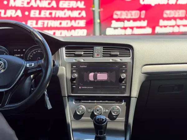 Volkswagen Golf 1.6 TDI Confortline 19