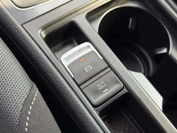 Volkswagen Golf 1.6 TDI Confortline 14