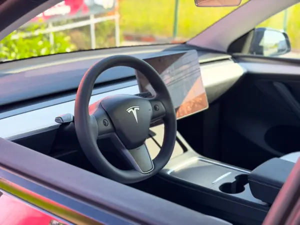 Tesla Model Y Tração Traseira 2