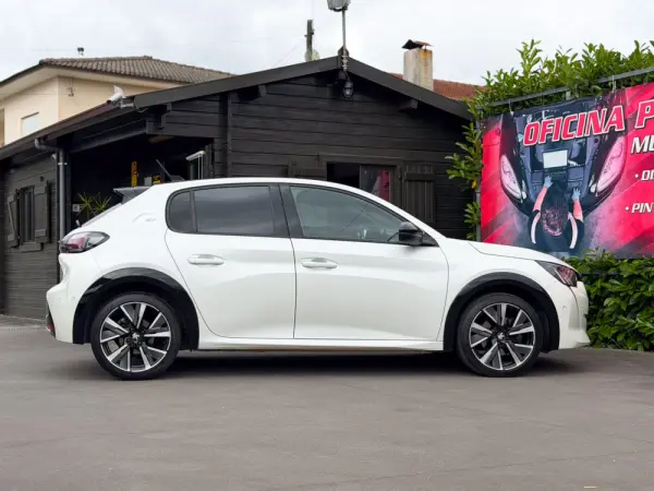 Peugeot 208 1.5 BlueHDi GT 10
