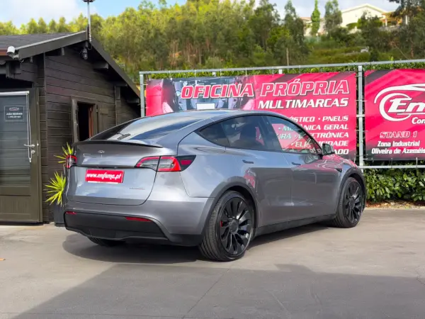 Tesla Model Y Performance Tração Integral 10