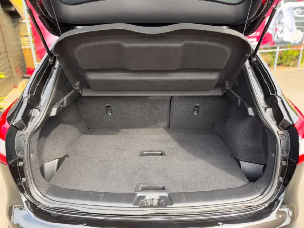 Nissan Qashqai 1.5 dCi Tekna J19 12