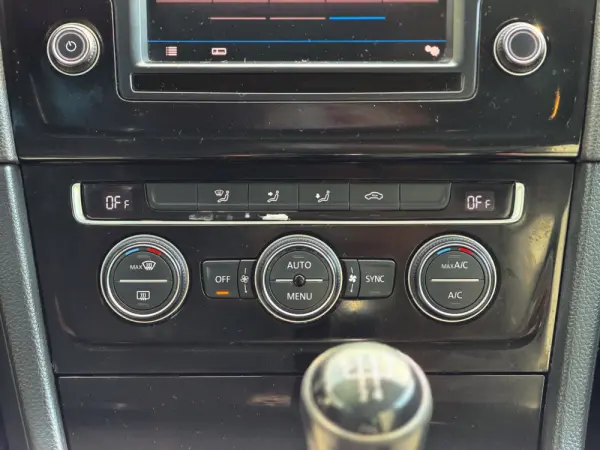 Volkswagen Golf 1.6 TDI BlueMotion Allstar 19