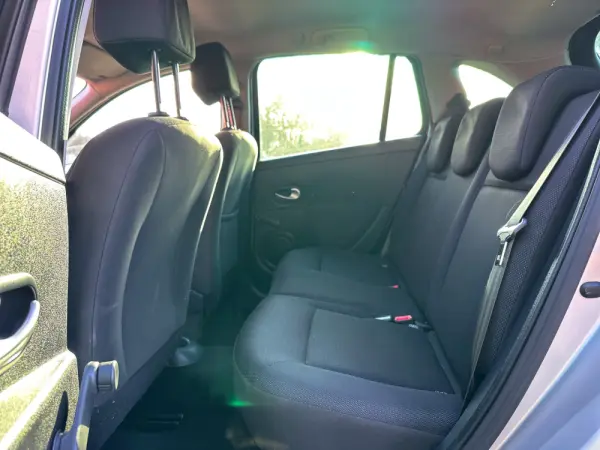 Renault Clio 1.2 16V Confort 16