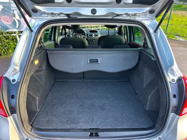 Renault Clio 1.2 16V Confort 11