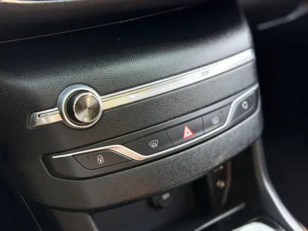 Peugeot 308 1.6 BlueHDi Access 21