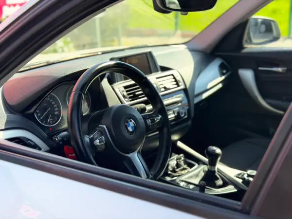 BMW 116 d Line Urban 2