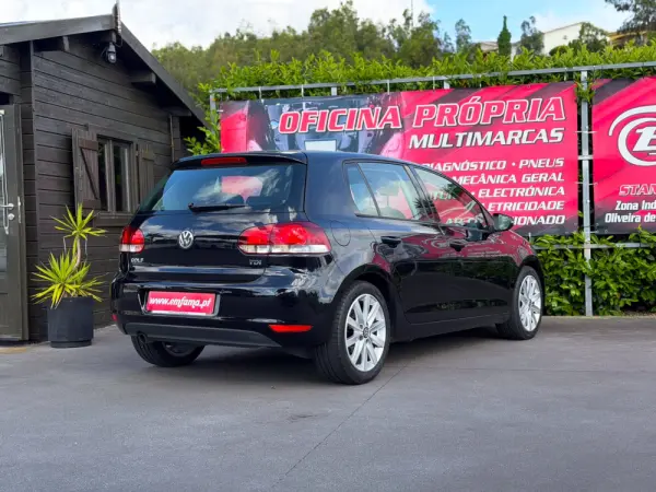 Volkswagen Golf 1.6 TDi Confortline 8