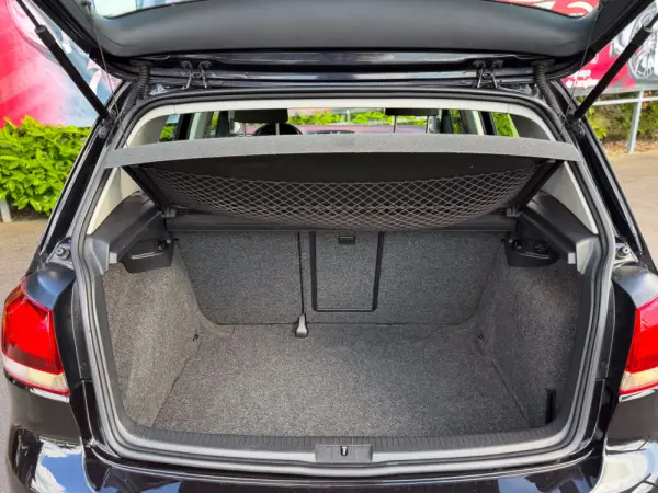Volkswagen Golf 1.6 TDi Confortline 11