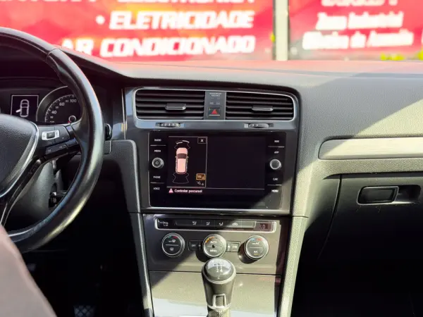 Volkswagen Golf 1.6 TDI Confortline 18