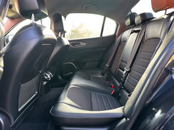 Alfa Romeo Giulia 2.2 D Sprint AT8 17