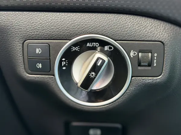 Mercedes-Benz A 180 d Urban 15