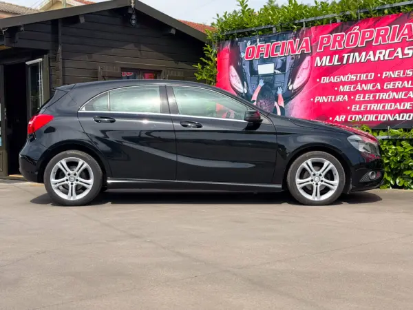 Mercedes-Benz A 180 d Urban 9