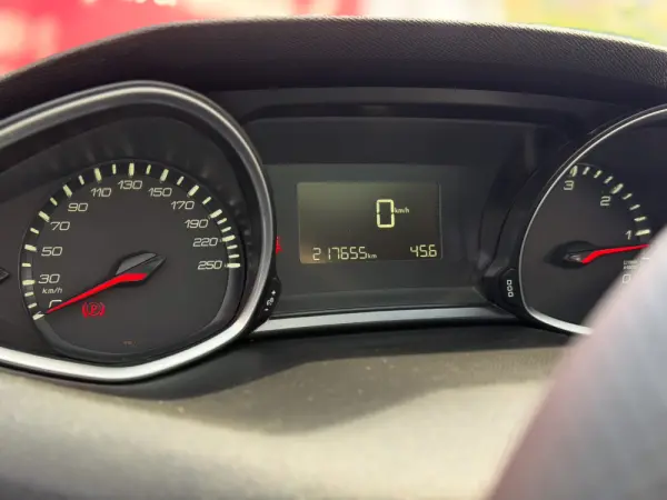 Peugeot 308 1.6 BlueHDi Active J17 18