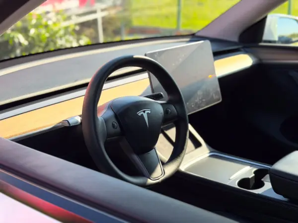 Tesla Model Y Performance Tração Integral 21