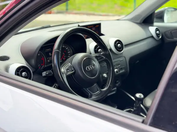 Audi A1 Sportback 1.6 TDI S-line 2