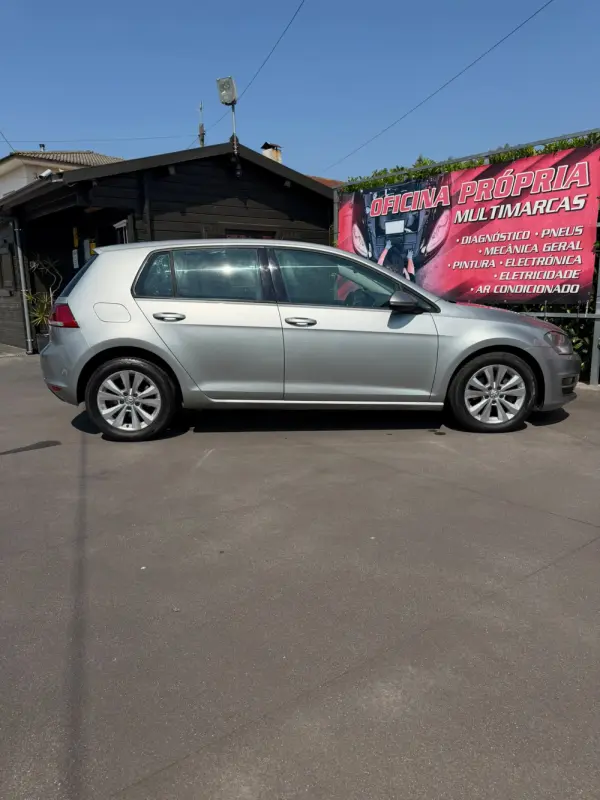 Volkswagen Golf 1.6 TDi Trendline BlueMotion 4