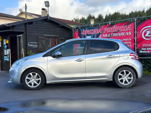 Peugeot 208 1.4 HDi Access 5