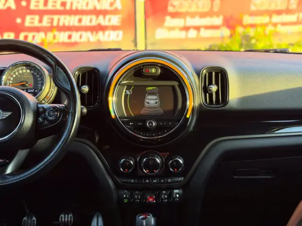 MINI Countryman One D Sport Edition 17
