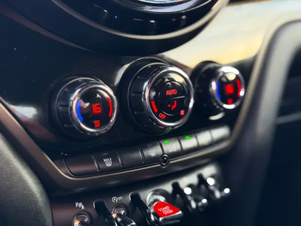 MINI Countryman One D Sport Edition 21