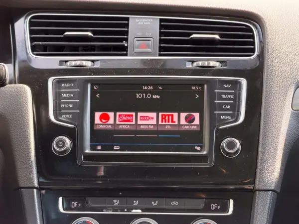 Volkswagen Golf 1.6 TDI BlueMotion Allstar 17