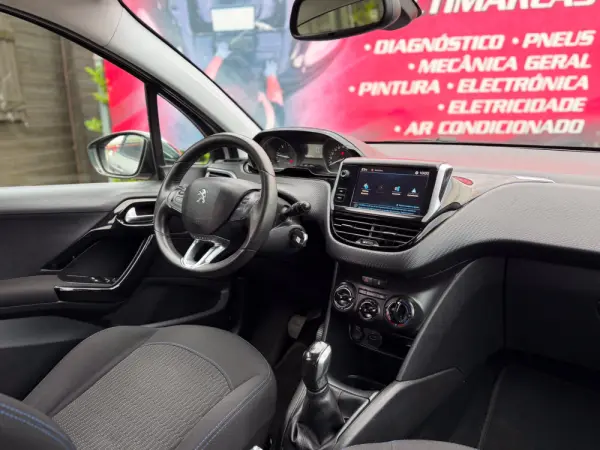 Peugeot 208 1.6 BlueHDi Style 13