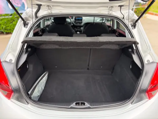 Peugeot 208 1.6 BlueHDi Style 12