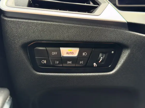 BMW 320 d Pack Desportivo M Auto 23