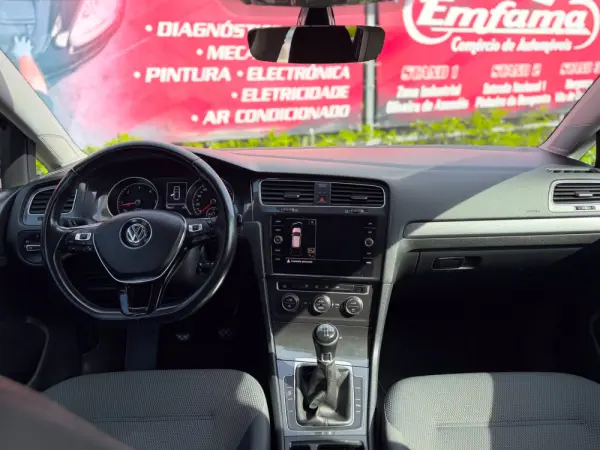 Volkswagen Golf 1.6 TDI Confortline 12