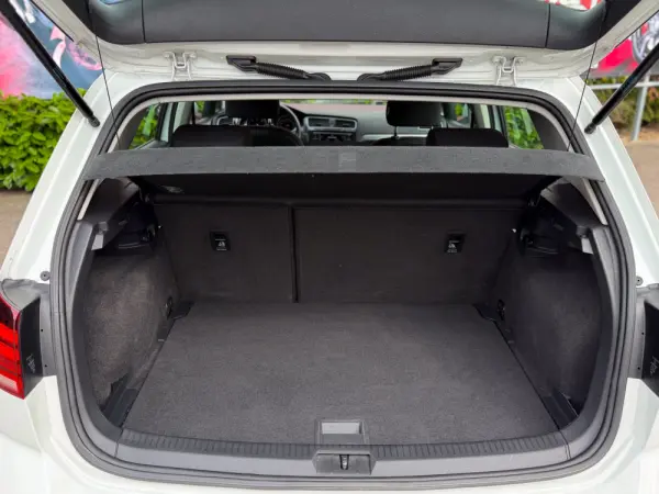 Volkswagen Golf 1.6 TDI Confortline 11