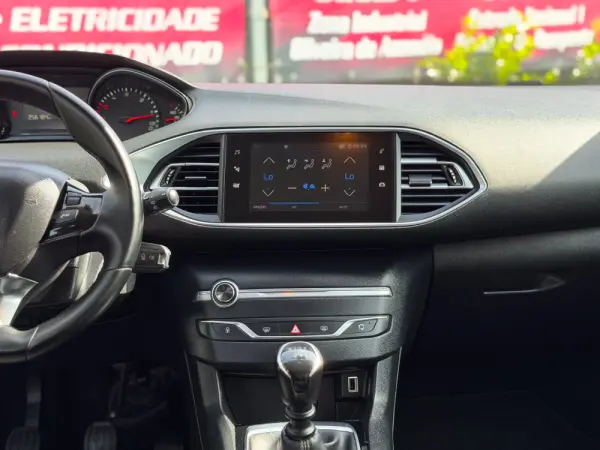 Peugeot 308 1.5 BlueHDi Style 16
