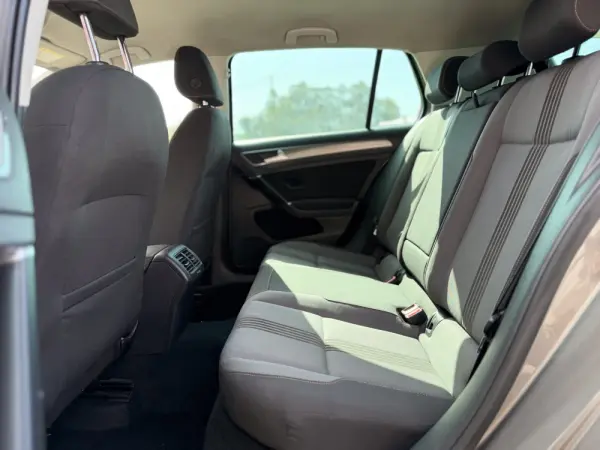 Volkswagen Golf 1.6 TDI BlueMotion Allstar 13