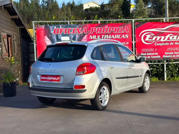 Renault Clio 1.2 16V Confort 8